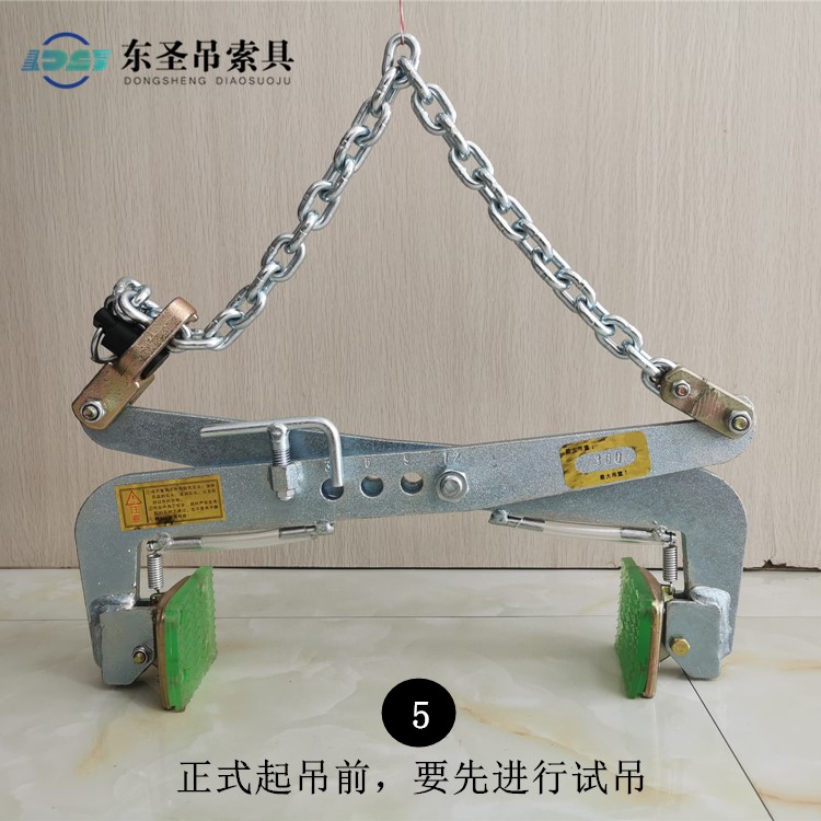 正式起吊前，要先進(jìn)行試吊（如何試吊請(qǐng)參考起重吊裝操作規(guī)范）