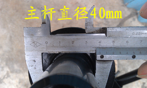 液壓缸主桿直徑40mm--河北東圣吊索具制造有限公司--液壓堆高車|手動(dòng)叉車|石材夾具|小型攪拌機(jī)